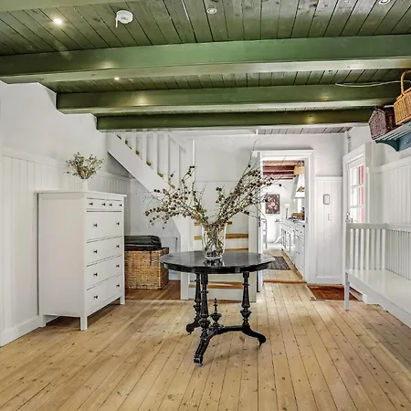 3 Bedroom Cozy In Hals