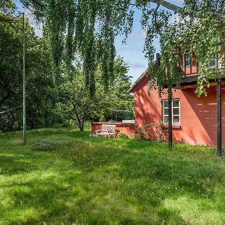Feriehus 3 Bedroom Cozy In