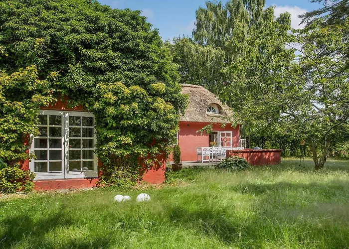3 Bedroom Cozy In Prázdninový dům *